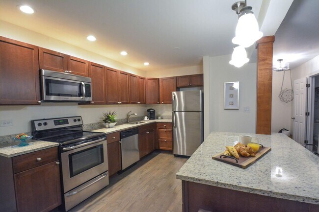 Foto del edificio - 7609 N Eastlake Terrace