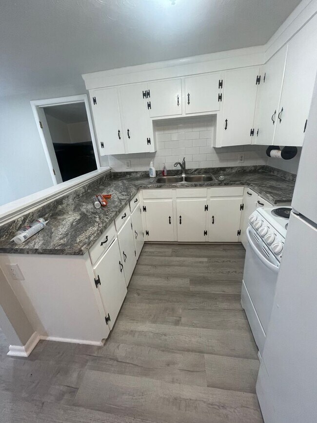 Foto del edificio - 1/1 Home Available For Rent!