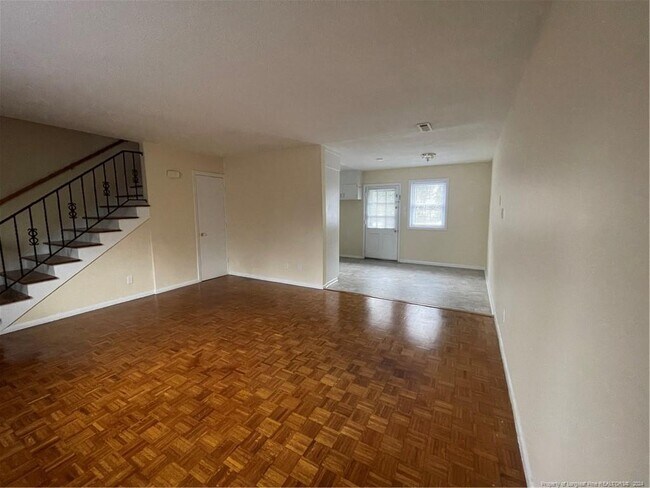 Foto del edificio - 2413 Bragg Blvd