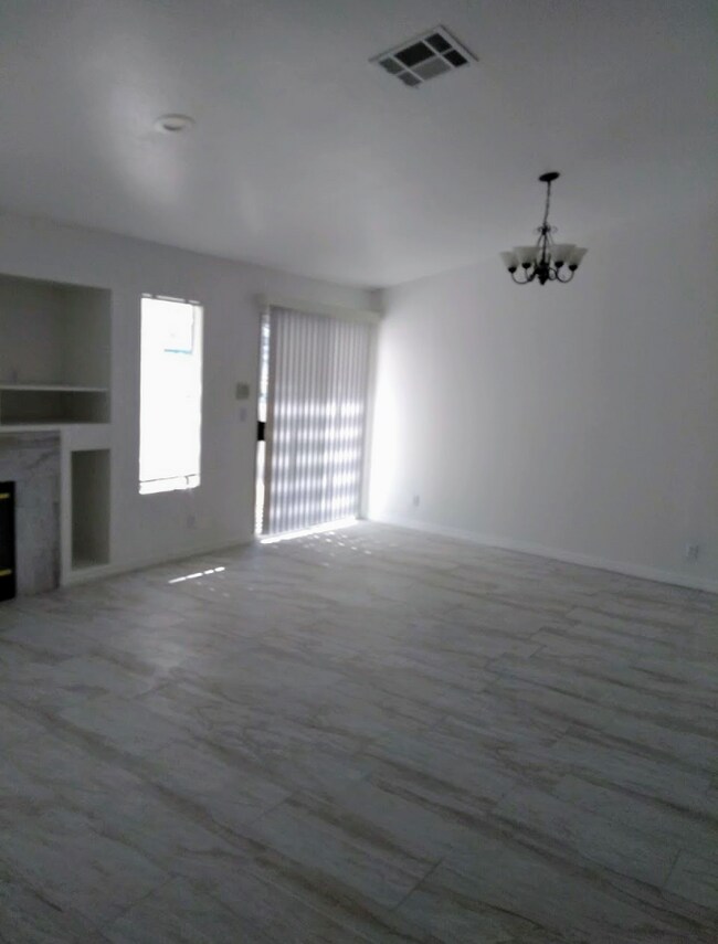 Building Photo - 35 Portofino Way