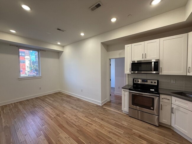 Building Photo - 1433 Brown St