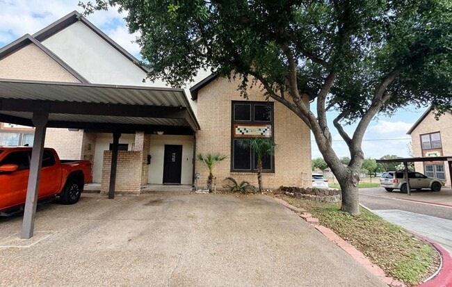 Foto del edificio - 2445 Monarch Dr