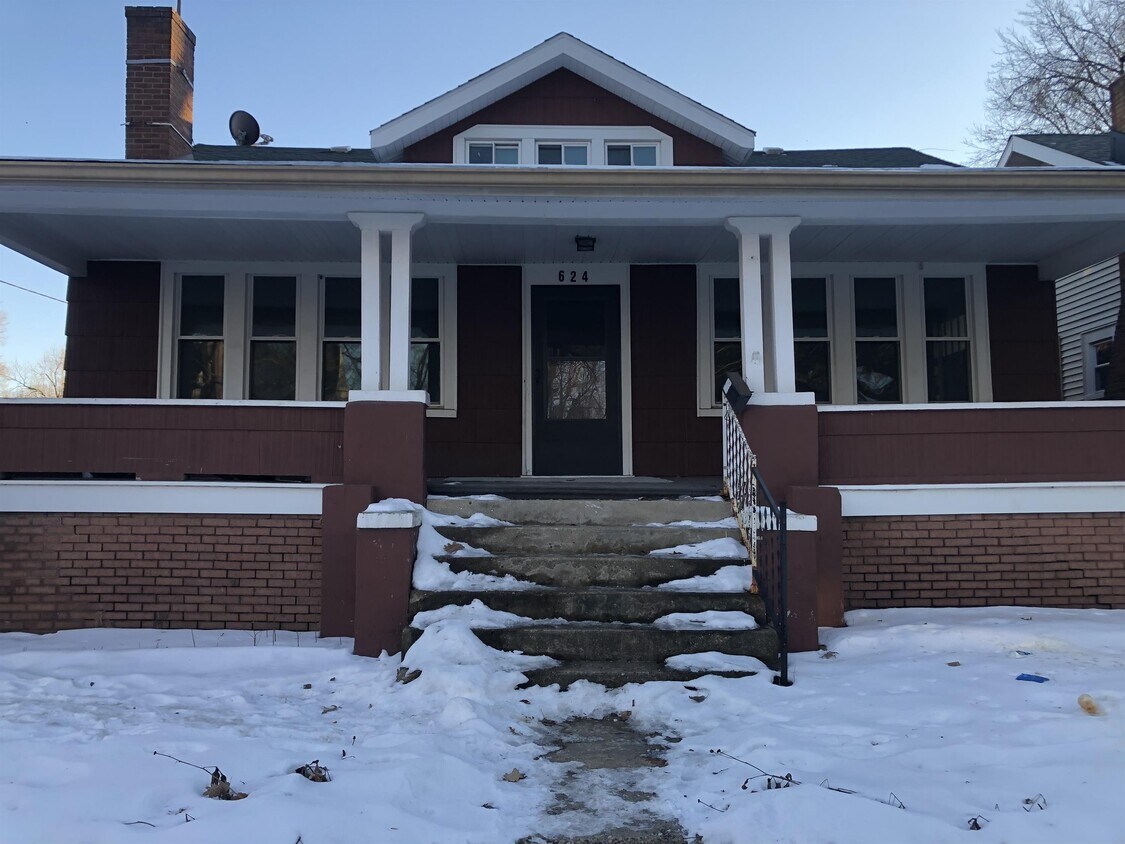 624 E Frye Ave, Peoria, IL 61603 House for Rent in Peoria, IL