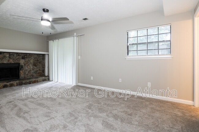 Foto del edificio - 6620 Connell Rd
