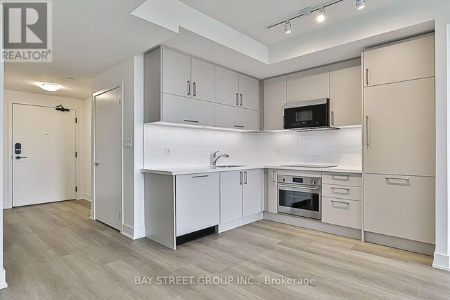 Building Photo - 38 Andre de Grasse St