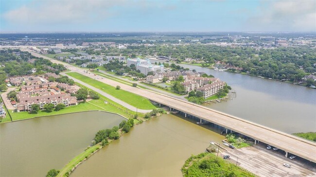 Foto del edificio - 18800 Egret Bay Blvd