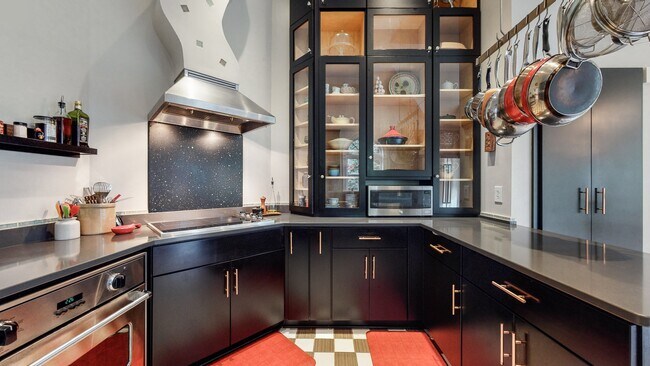 Foto del edificio - 348 Red Feather Ln