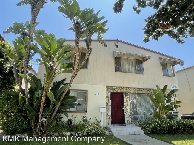 Building Photo - 1 br, 1 bath Apartment - 312 S. Doheny Dr....