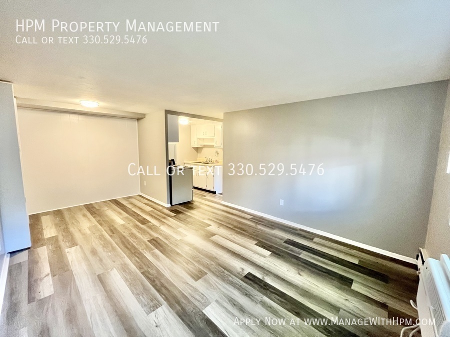 Building Photo - One Bedroom for Rent - Half Off First Mont...