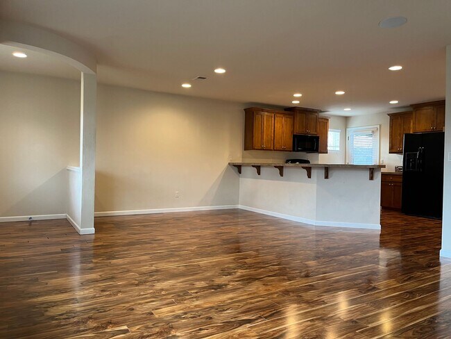 Foto del edificio - 2400 NW Sunny Ln