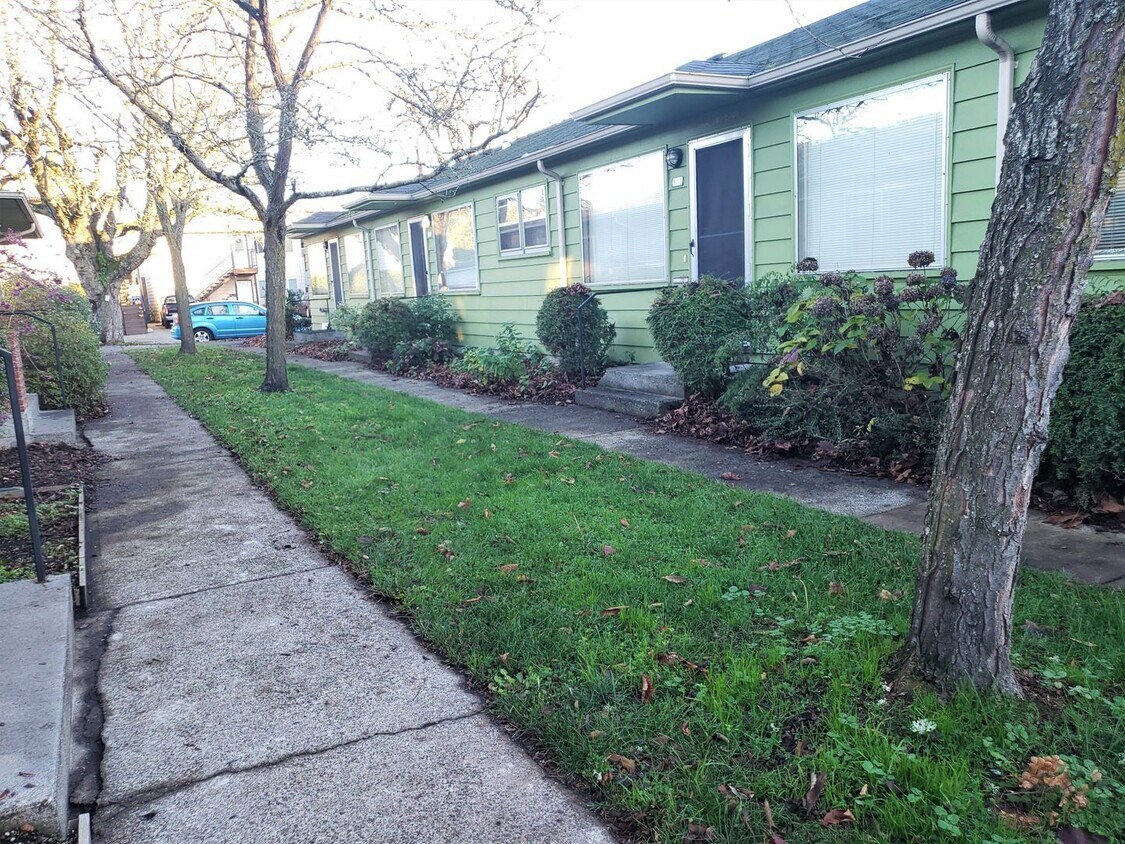 Primary Photo - Hip, Mid Century Courtyard Apartment