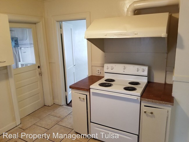 Building Photo - 2 br, 1 bath House - 2431 North Boston Ave