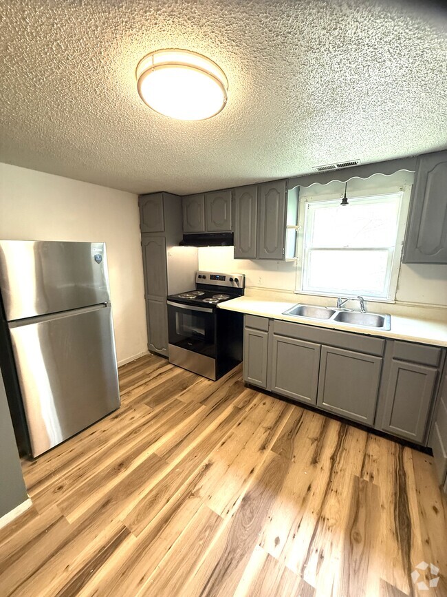 Building Photo - 10 Suncrest Ter