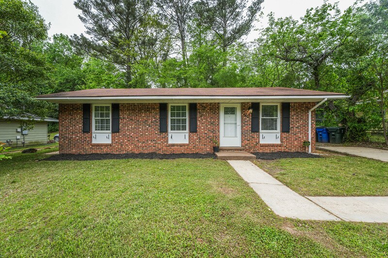 Primary Photo - 508 Solar Dr