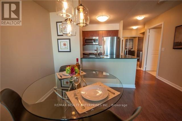 Photo du bâtiment - 215-2215 Sherway Gardens Rd
