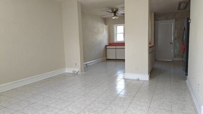 Photo - 347 W Milne St House