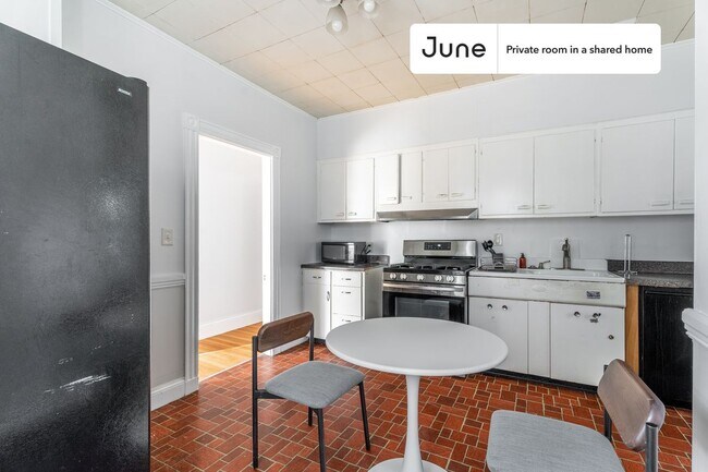 Building Photo - Room in Shared 3 bed/1 bath home in Brighton
