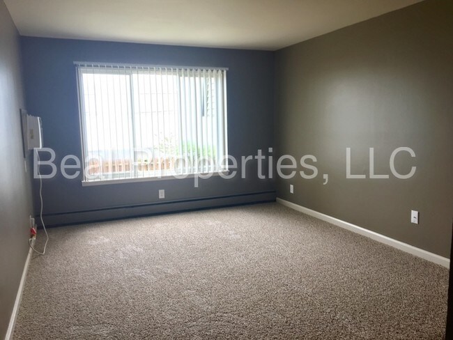 Building Photo - 612 John Anderson Ct