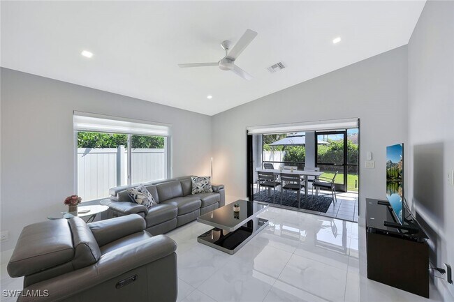 Foto del edificio - 532 103rd Ave N