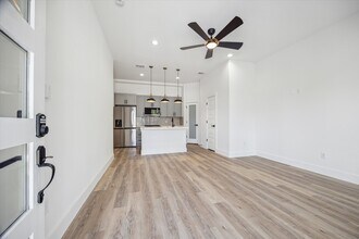 Building Photo - 8412 Vera Lou St