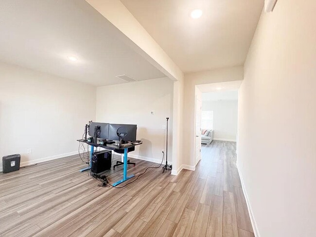 Building Photo - 801 Elgon Walk Dr