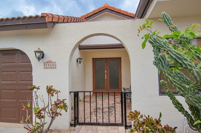 Foto del edificio - 7811 Villa Nova Dr
