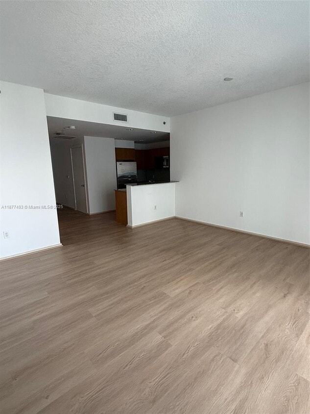 Primary Photo - 1050 Brickell Ave