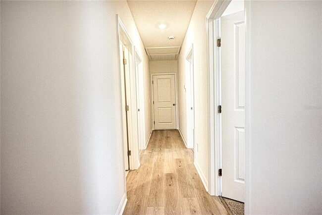 Foto del edificio - 5521 Clove Row