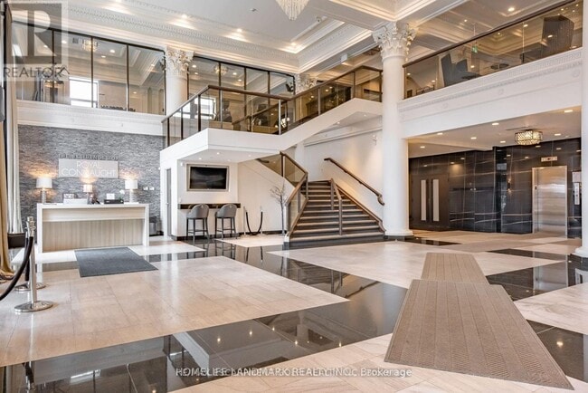 Photo du bâtiment - 112 King St E