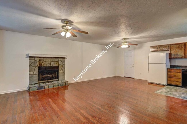 Building Photo - 66 Bakers Bridge Cir