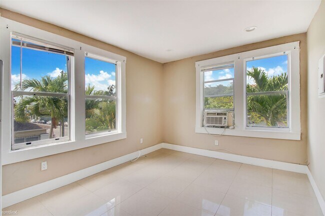 Foto del edificio - 2 br, 1 bath - 146 NW 9th Ave Unit 2
