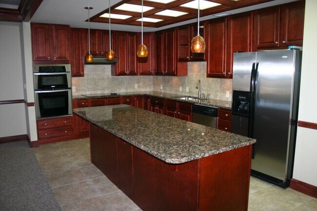 Foto del edificio - 737 Battery Pl