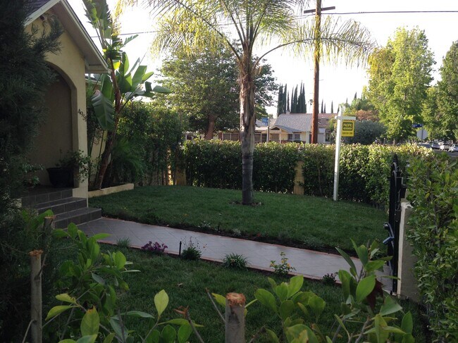 Front Yard - 4951 Enfield Ave