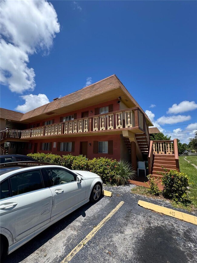 Foto del edificio - 933 W Jasmine Dr