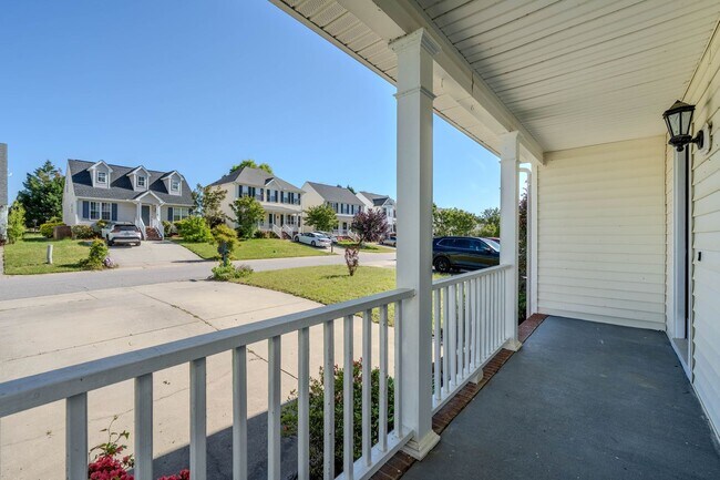 Foto del edificio - Charming 3-Bed Home in Prime Swim/Golf Com...