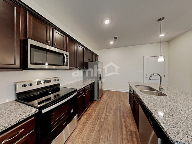 Foto del edificio - 2144 Laurel Walk Ln