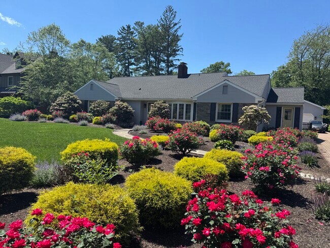 Frente de la casa - 130 Chews Landing Rd