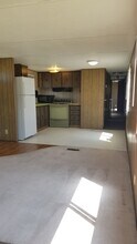 Building Photo - 421 N Hooper Ave