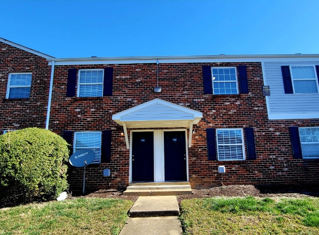 Photo - 1707 Chicago Ave Townhome