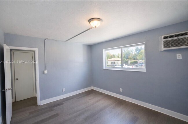 Foto del edificio - 6080 W Flagler St