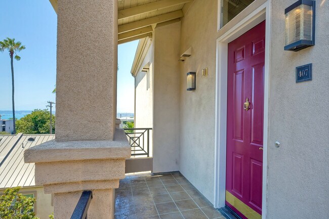 Building Photo - 350 Nutmeg St