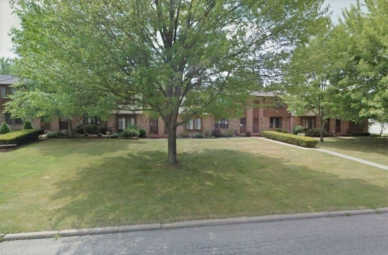 Primary Photo - 1414 Maplecrest Dr