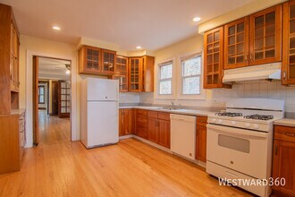 Building Photo - 5844 N Artesian Ave