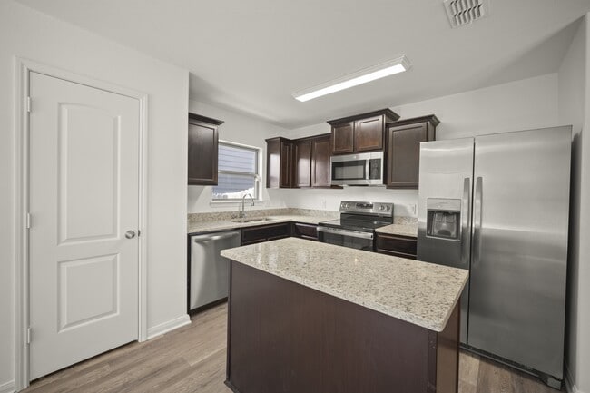 Foto del edificio - 14260 Greenhaw Ln