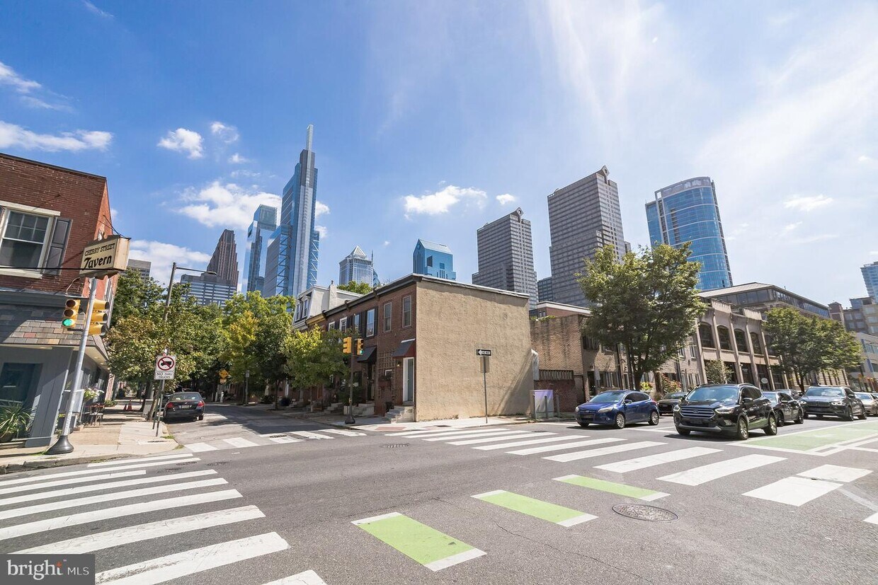 Primary Photo - 2201 Cherry St