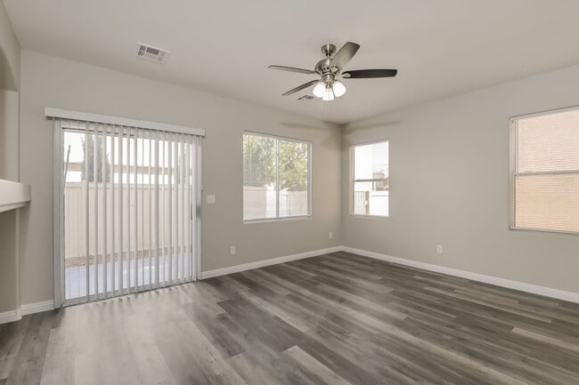 Building Photo - 5854 Lee Fairy Court