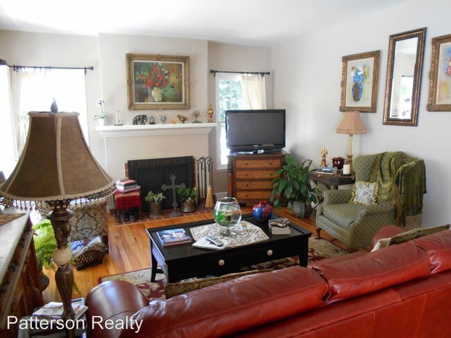 Foto del edificio - 3 br, 1.5 bath House - 706 Murray Avenue