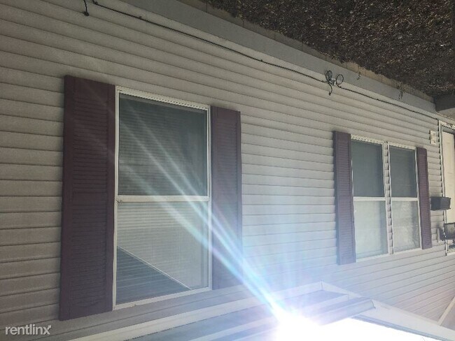 Building Photo - 3 br, 2 bath Mobile Home - 2110 W 15th St