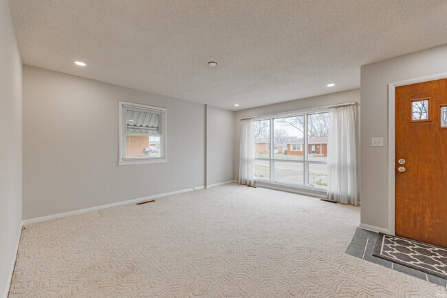 Foto del edificio - 724 E Lincoln Ave