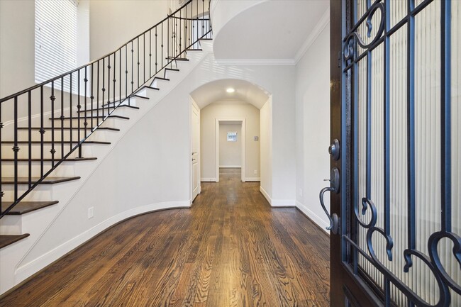 Foto del edificio - 6008 Park Cir Dr
